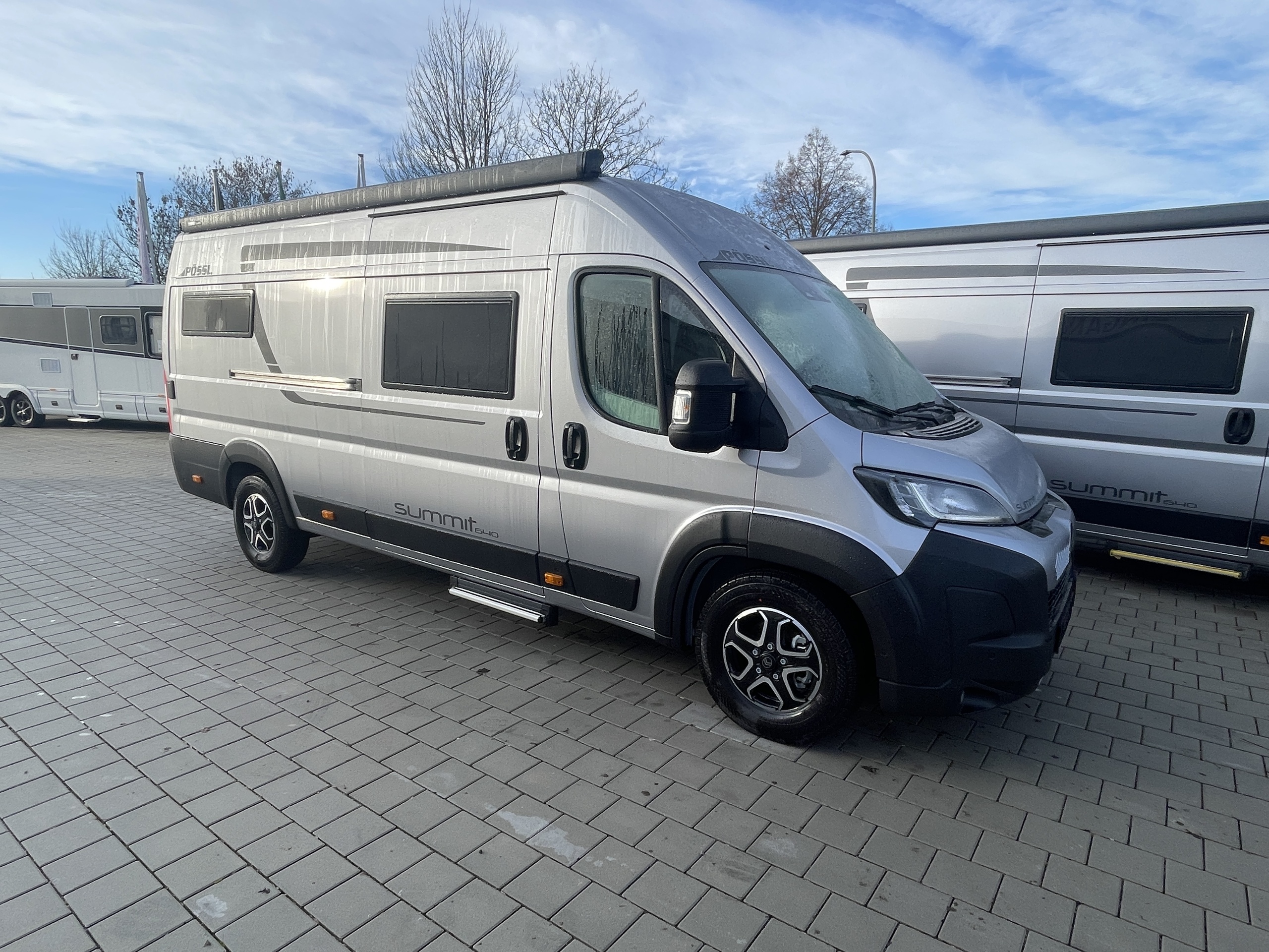 PÖSSL H-Line Summit 640 Markise, Solar, Navi,