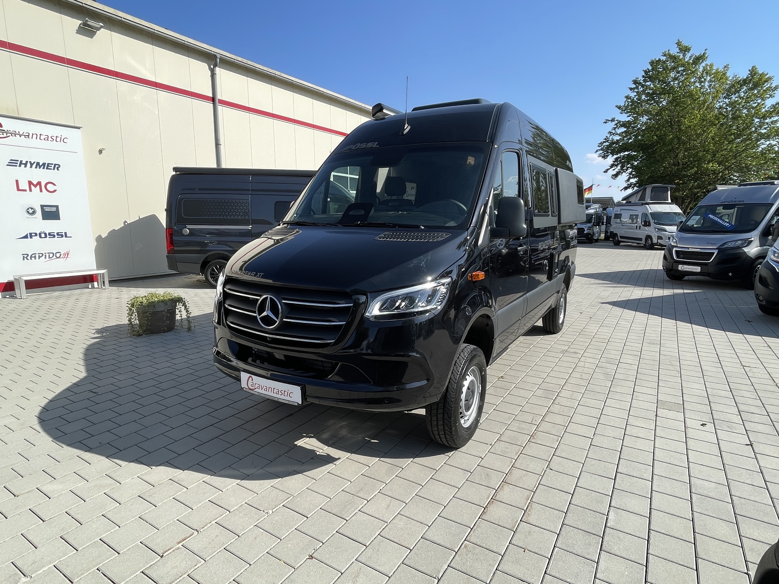 PÖSSL X-Line Roadstar XT Markise, AHK, Winterpaket